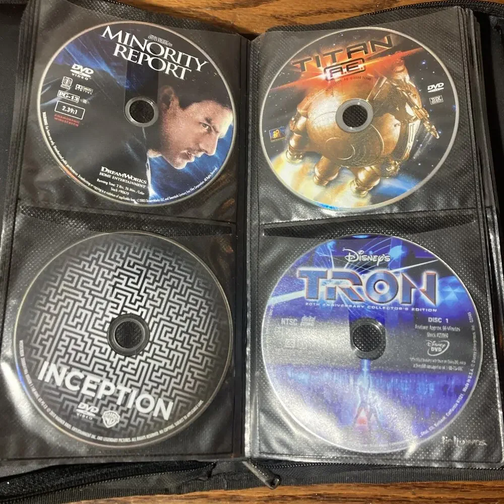 Cd Case Comes With 80 DVDS holds 80 pocket CDs / dvd storage